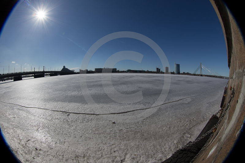 Canon EOS-1D XEF8-15mm f/4L FISHEYE USM13 mm45°29'43